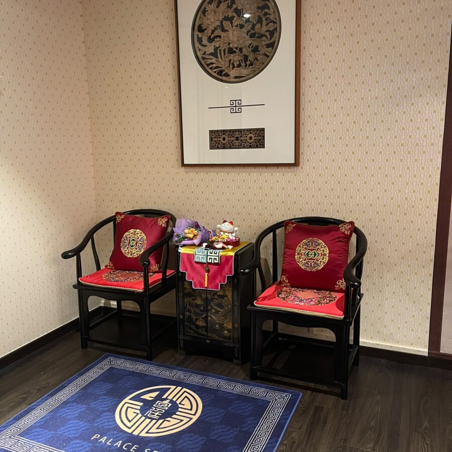 Traditional Chairs Setup